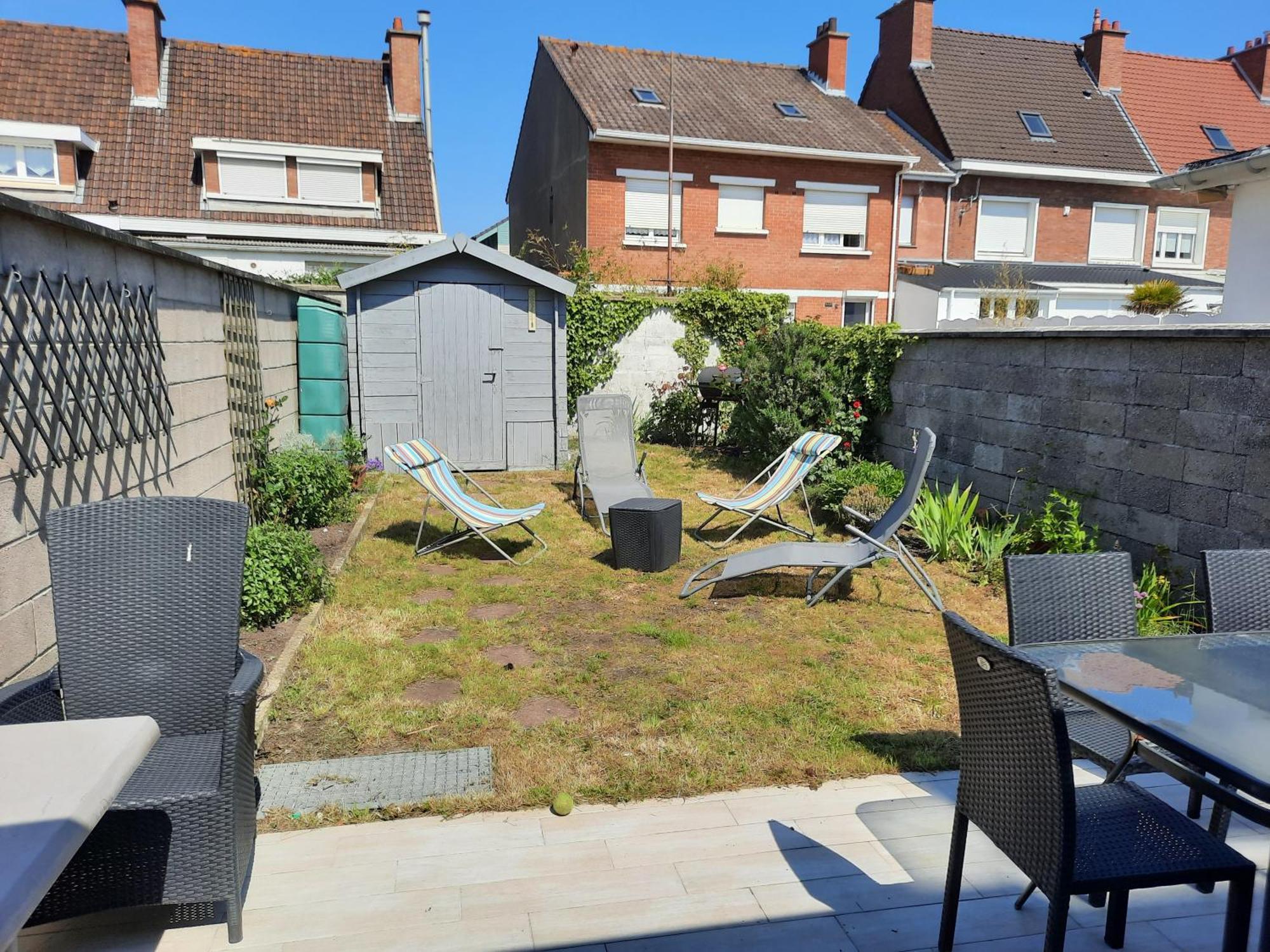Maison Chez Lili A 200 M De La ,jardin Prive Et Clos * Gravelines